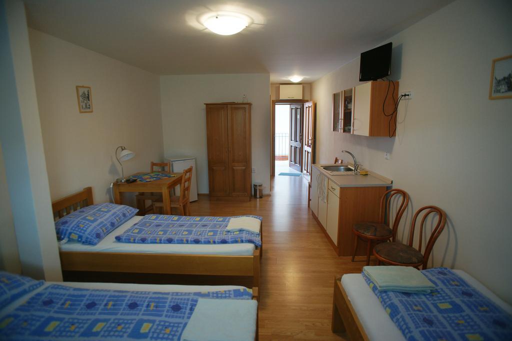 Alva Pension 2 Mikulov Pokój zdjęcie